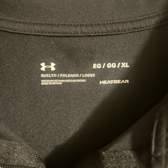 Under Armour Black HeatGear Pullover with zip - Picture 2 of 6